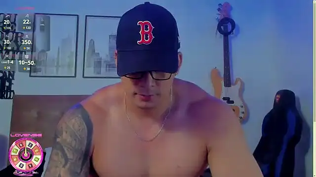 Snapshot of seancarreraa chatting on October 2, 3:32 am seancarreraa online show from October 2, 3:32 am