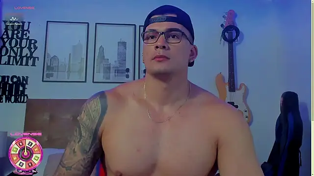 Snapshot of seancarreraa chatting on October 14, 12:01 pm seancarreraa online show from October 14, 12:01 pm