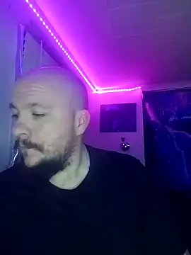 Snapshot of Spunonymous chatting on December 22, 6:28 am Spunonymous online show from December 22, 6:28 am