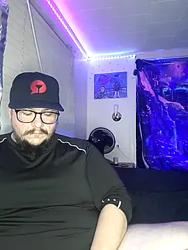 Snapshot of Spunonymous chatting on February 14, 4:04 am Spunonymous online show from February 14, 4:04 am