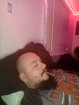 Snapshot of Spunonymous chatting on December 23, 6:33 am Spunonymous online show from December 23, 6:33 am