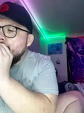 Snapshot of Spunonymous chatting on February 6, 10:04 am Spunonymous online show from February 6, 10:04 am