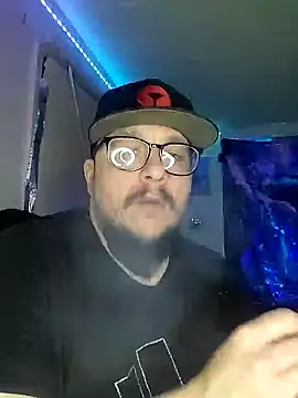 Snapshot of Spunonymous chatting on February 10, 2:41 am Spunonymous online show from February 10, 2:41 am