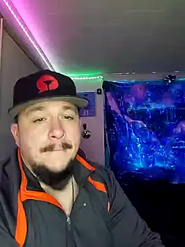 Snapshot of Spunonymous chatting on January 7, 4:41 am Spunonymous online show from January 7, 4:41 am