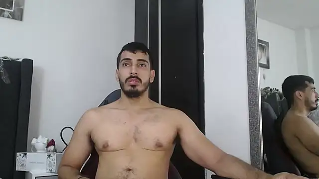 Snapshot of muscle_ares chatting on December 29, 12:23 pm muscle ares online show from December 29, 12:23 pm