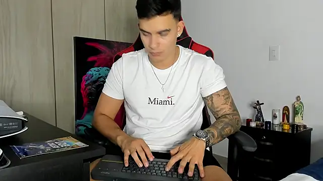 Snapshot of jacob_firexx chatting on October 28, 12:24 am jacob firexx online show from October 28, 12:24 am