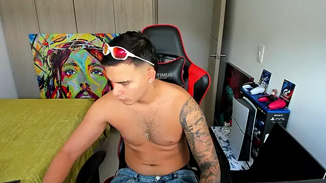 Snapshot of jacob_firexx chatting on October 13, 6:14 pm jacob firexx online show from October 13, 6:14 pm