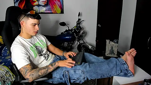 Snapshot of jacob_firexx chatting on January 16, 3:56 am jacob firexx online show from January 16, 3:56 am
