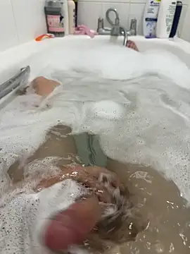 Shybutcurious101 online show from April 4, 6:38 pm