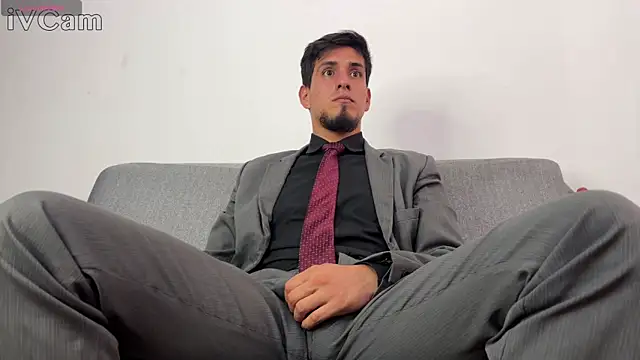 Tom blunt96 online show from April 24, 4:20 pm