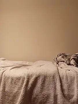 niesmialy39oon online show from February 6, 5:54 pm