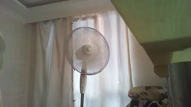 Snapshot of thekeys chatting on September 23, 2:27 pm thekeys online show from September 23, 2:27 pm