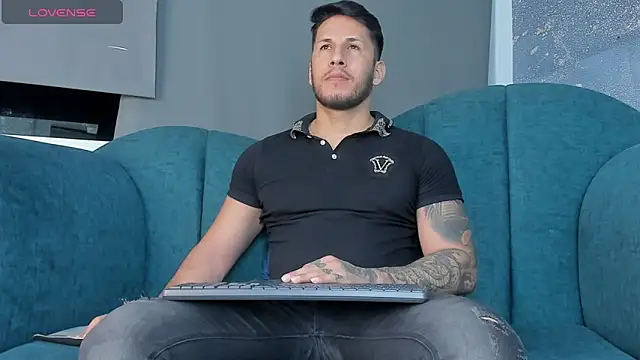 Snapshot of George_Diesell chatting on September 24, 3:39 am George Diesell online show from September 24, 3:39 am