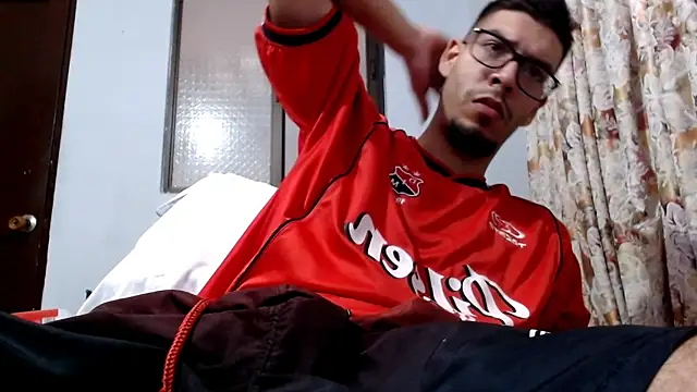 Snapshot of gollfather13 chatting on October 30, 5:47 pm gollfather13 online show from October 30, 5:47 pm