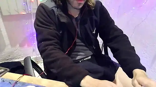 Snapshot of jhonnygoldencock chatting on December 5, 7:49 am jhonnygoldencock online show from December 5, 7:49 am