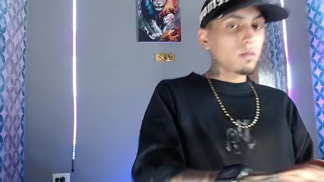 Liam lee online show from April 27, 11:32 pm