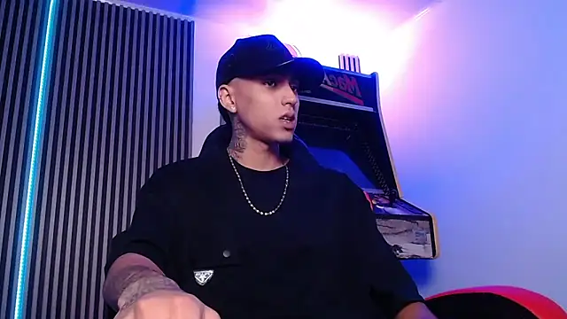 Snapshot of Liam_lee chatting on March 7, 1:29 pm Liam lee online show from March 7, 1:29 pm