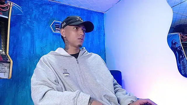 Snapshot of Liam_lee chatting on January 24, 12:31 pm Liam lee online show from January 24, 12:31 pm