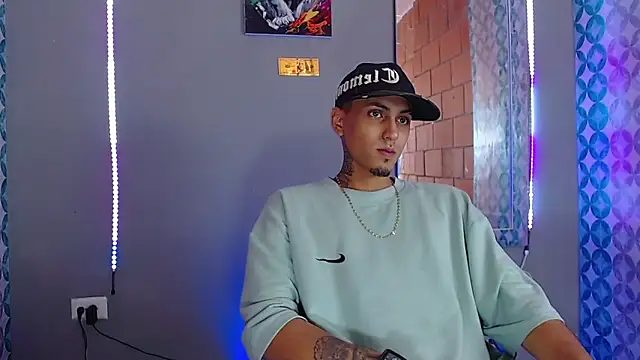 Liam lee online show from April 26, 8:16 pm