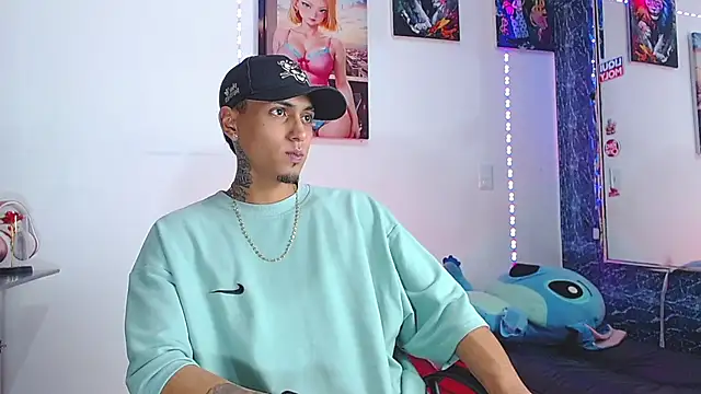 Liam lee online show from November 6, 10:35 pm