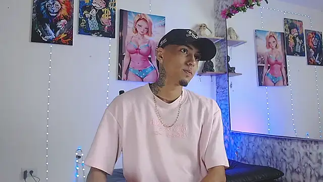 Snapshot of Liam_lee chatting on September 10, 2:38 pm Liam lee online show from September 10, 2:38 pm