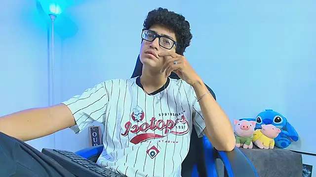 Snapshot of TylerWhite_ chatting on September 26, 6:00 am TylerWhite online show from September 26, 6:00 am