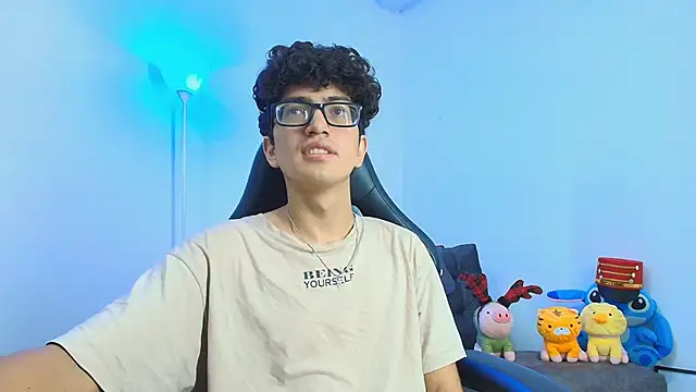 TylerWhite  online show from December 2, 5:54 am