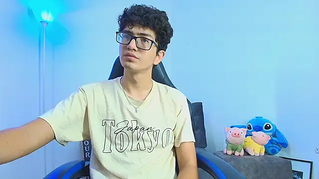 Snapshot of TylerWhite_ chatting on September 27, 11:19 am TylerWhite online show from September 27, 11:19 am