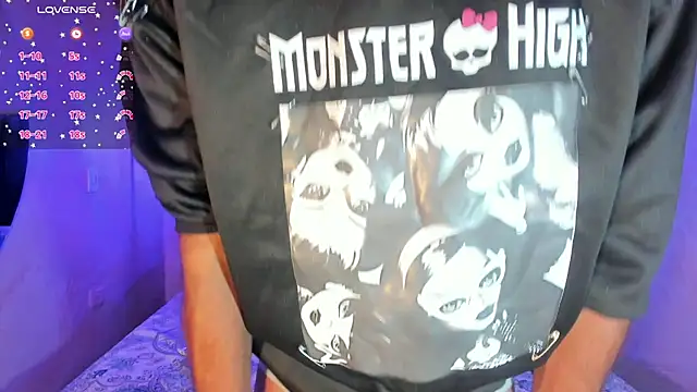 Maxim-Walker online show from November 10, 3:33 am