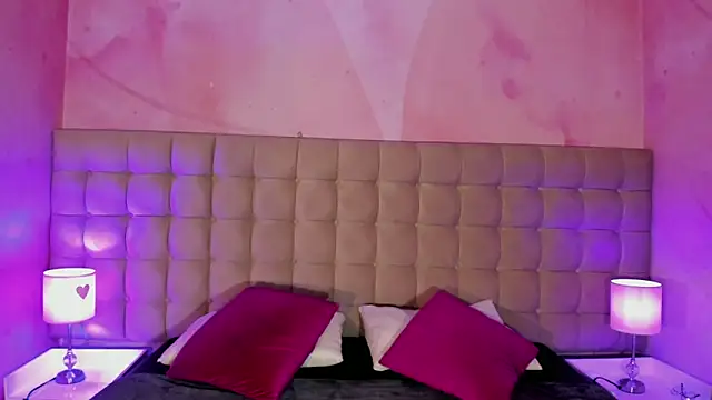 Snapshot of Maxim-Walker chatting on October 15, 7:16 am Maxim-Walker online show from October 15, 7:16 am