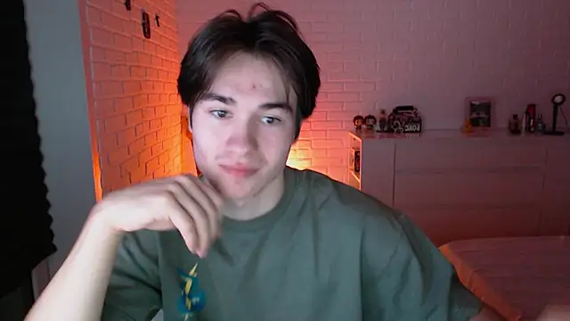 Snapshot of MarkusDean chatting on October 2, 5:17 pm MarkusDean online show from October 2, 5:17 pm