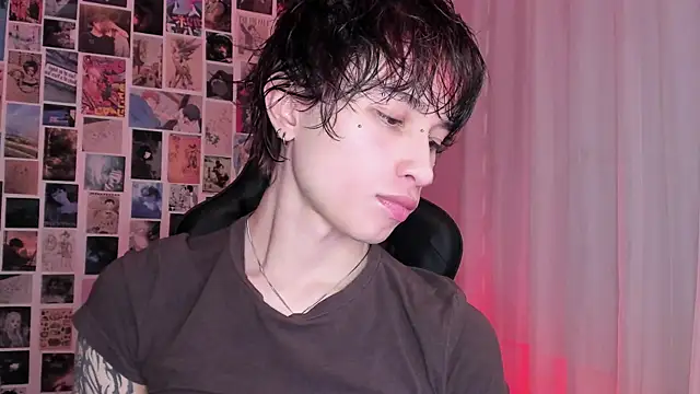 liamelf online show from November 18, 5:44 am