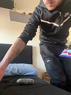 culoroto97 online show from February 28, 12:26 pm