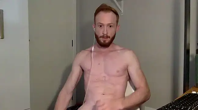 Snapshot of Smoker_Ginger chatting on December 27, 11:06 am Smoker Ginger online show from December 27, 11:06 am