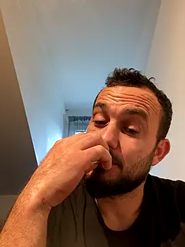 cosmin9000 online show from October 19, 6:39 am