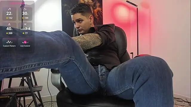 Nicolas Fellener online show from November 11, 4:39 am