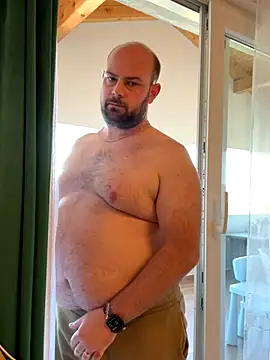 bearlover992 online show from September 27, 9:40 am