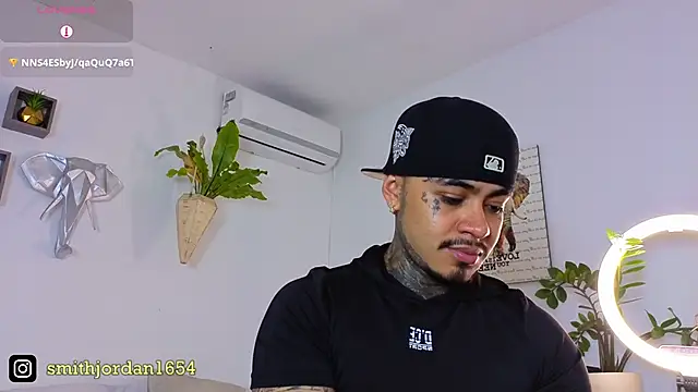 JordanSmiith  online show from September 26, 9:45 pm