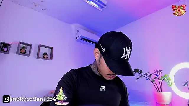 JordanSmiith  online show from December 31, 8:02 pm