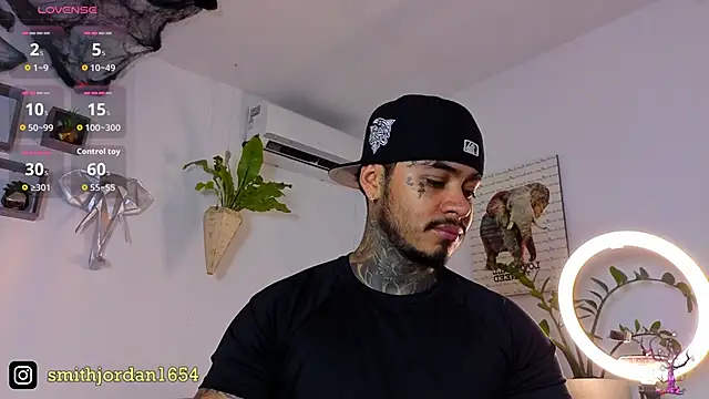 JordanSmiith  online show from October 17, 8:24 pm