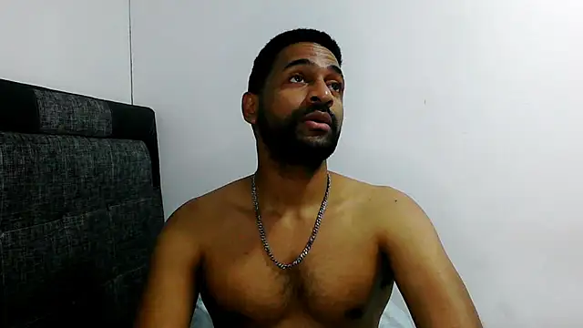 Snapshot of bbcblackhot34 chatting on February 24, 10:03 pm bbcblackhot34 online show from February 24, 10:03 pm