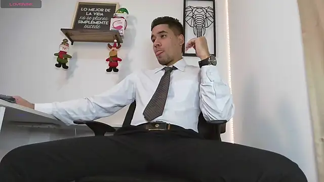 Snapshot of Thonydupont chatting on December 18, 10:24 pm Thonydupont online show from December 18, 10:24 pm