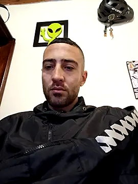Snapshot of sebasxx97 chatting on December 31, 1:08 pm sebasxx97 online show from December 31, 1:08 pm