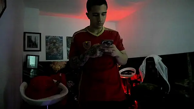 Snapshot of Sisoyalejo420 chatting on October 14, 11:50 am Sisoyalejo420 online show from October 14, 11:50 am