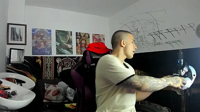 Snapshot of Sisoyalejo420 chatting on October 27, 11:40 pm Sisoyalejo420 online show from October 27, 11:40 pm