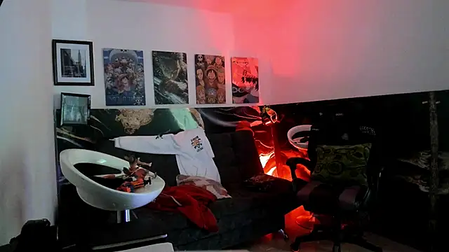 Snapshot of Sisoyalejo420 chatting on October 16, 6:05 pm Sisoyalejo420 online show from October 16, 6:05 pm