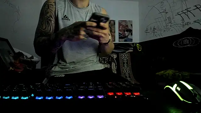 Snapshot of Sisoyalejo420 chatting on October 30, 1:23 pm Sisoyalejo420 online show from October 30, 1:23 pm