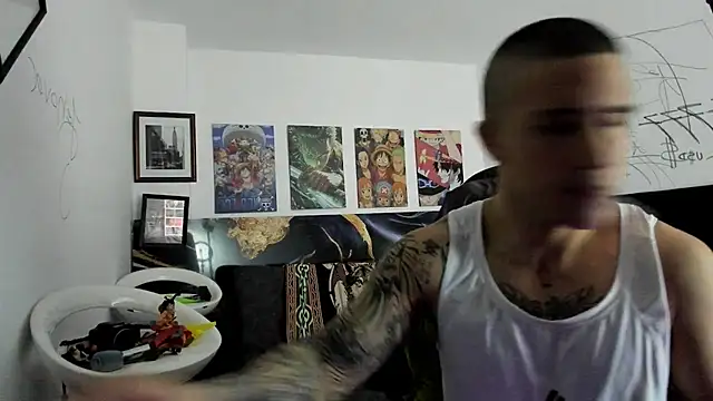 Snapshot of Sisoyalejo420 chatting on October 25, 3:03 pm Sisoyalejo420 online show from October 25, 3:03 pm