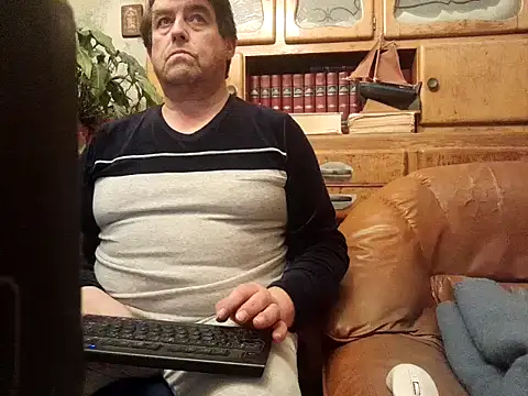 Snapshot of sympatrique chatting on December 28, 6:40 pm sympatrique online show from December 28, 6:40 pm