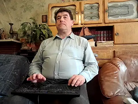 Snapshot of sympatrique chatting on February 17, 12:05 pm sympatrique online show from February 17, 12:05 pm